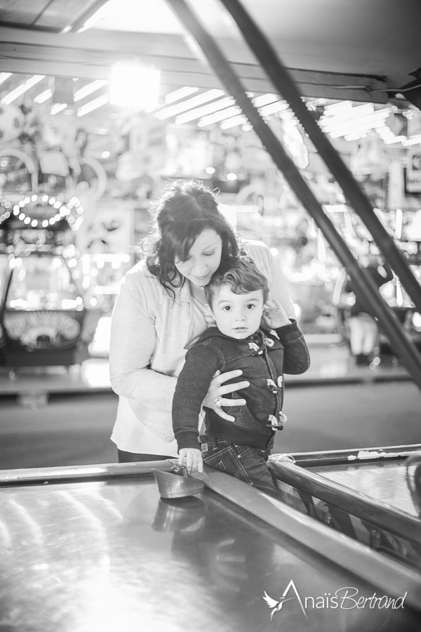 seance lifestyle en famille à la fête-foraine, Toulouse, Anaïs Bertrand photographe famille