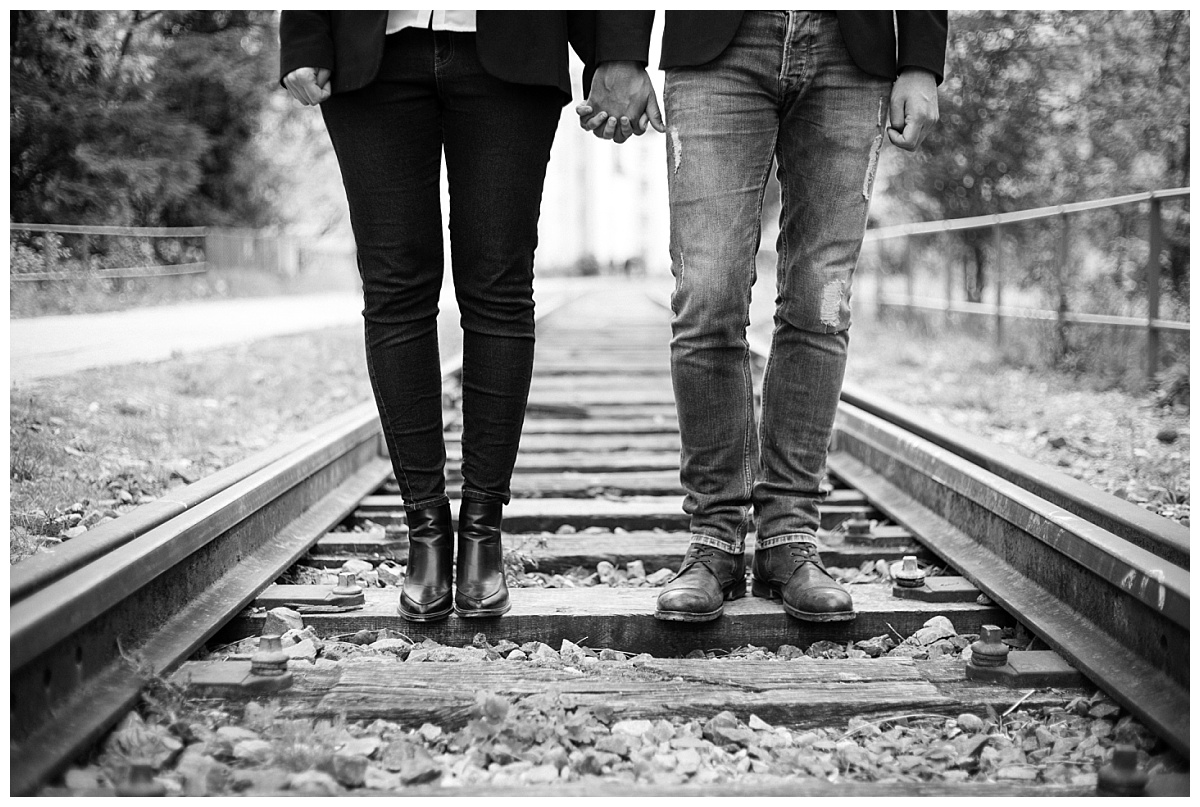 séance engagement-paris-love-session-petite-ceinture-paris-photographe-mariage-couple-anais-bertrand-toulouse